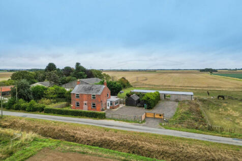 4 bedroom country house for sale