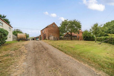 Cottam, Retford Nottinghamshire 3 bed character property for sale