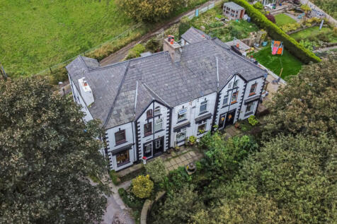 Alma Place, Accrington 3 bed equestrian property for sale