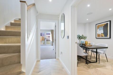 4 bedroom terraced house for sale