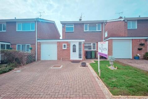 3 bedroom link detached house for sale
