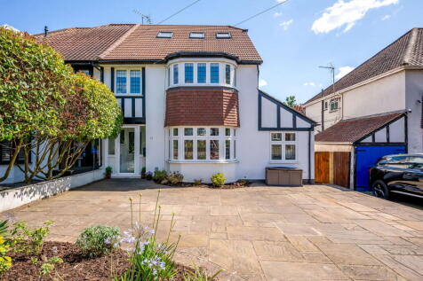 6 bedroom semi-detached house for sale