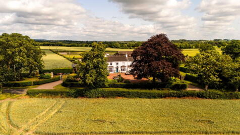6 bedroom detached house for sale
