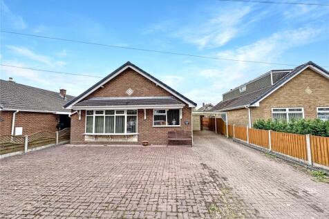 Wellington Drive, Cannock... 3 bed bungalow for sale