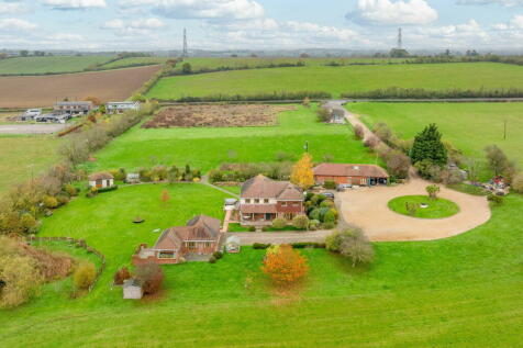 7 bedroom country house for sale