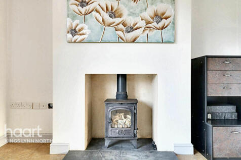 2 bedroom semi-detached house for sale