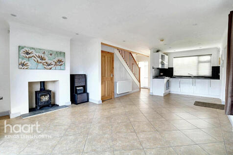 2 bedroom semi-detached house for sale