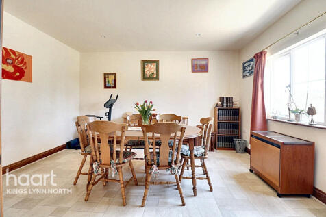 Heacham PE31 6 bed detached house for sale