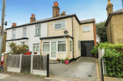 6 bedroom semi-detached house for sale