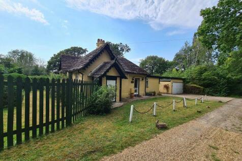 3 bedroom cottage for sale