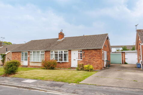 2 bedroom semi-detached bungalow for sale
