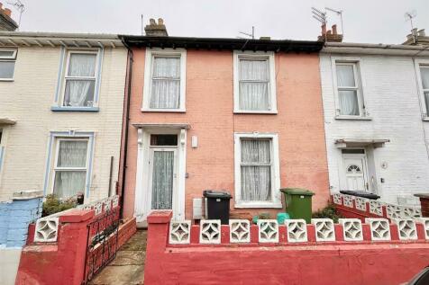 5 bedroom terraced house for sale