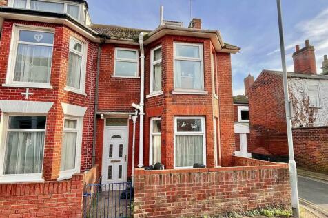 Nelson Road Central, Great Yarmouth 6 bed end of terrace house for sale