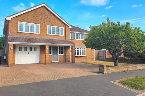 Buxton Avenue, Gorleston 5 bed house for sale