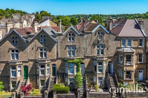 3 bedroom maisonette for sale