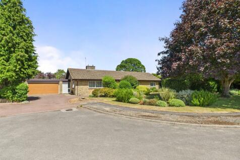 4 bedroom detached bungalow for sale