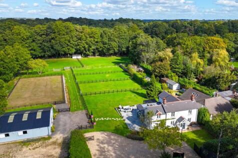 Crawley Hill, Romsey SO51 4 bed equestrian property for sale