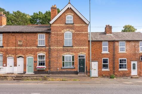 Worcester Road, Bromsgrove... 4 bed semi