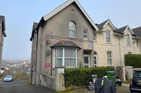 4 bedroom end of terrace house for sale