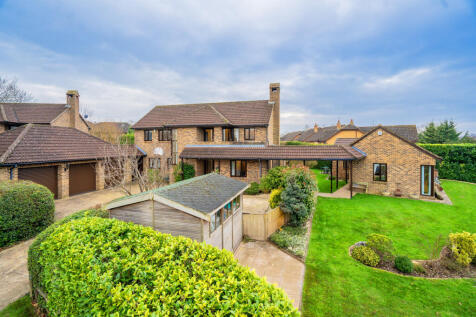 6 bedroom detached house for sale