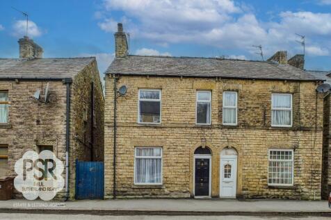 Buxton Road, Whaley Bridge, SK23 3 bed semi