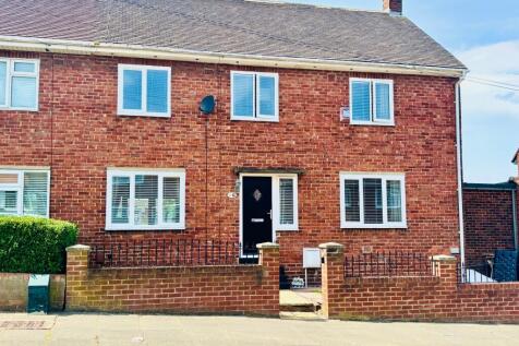 4 bedroom semi-detached house for sale