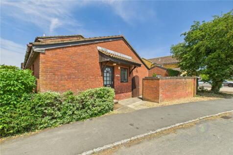 Springfields Close, Buckingham MK18 2 bed bungalow for sale