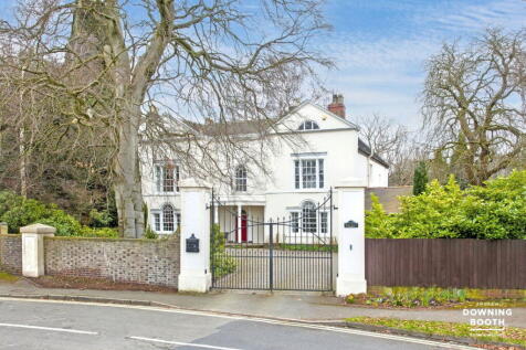 The Green, Walsall WS9 8 bed detached house for sale