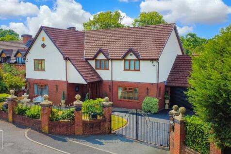 6 bedroom detached house for sale