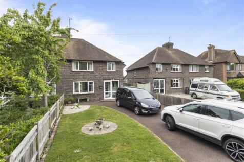Sayerland Road, Polegate BN26 3 bed semi
