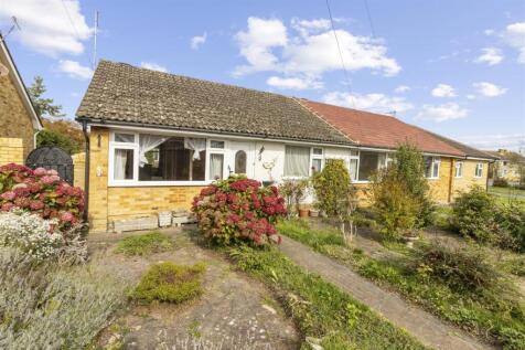 2 bedroom semi-detached bungalow for sale
