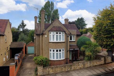 Meadway, Weston Favell Village NN3 3 bed detached house for sale