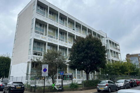 2 bedroom maisonette for sale