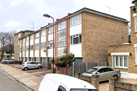 Terraced house for sale