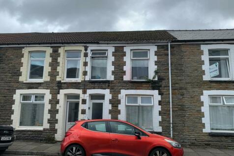 5 bedroom terraced house for sale