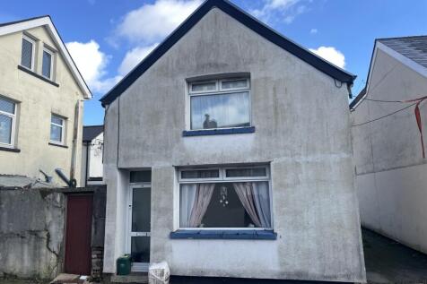 2 bedroom detached house for sale