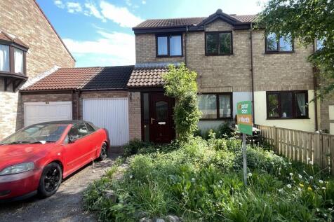 Semi-detached house for sale