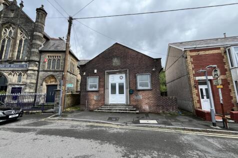 Detached house for sale