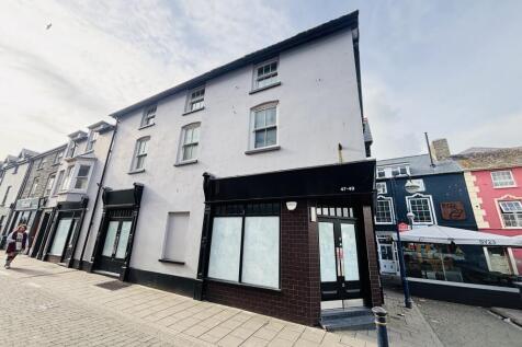 Terraced house for sale