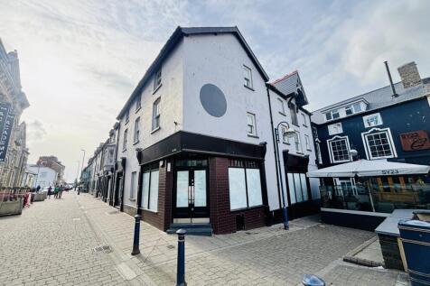 Terraced house for sale