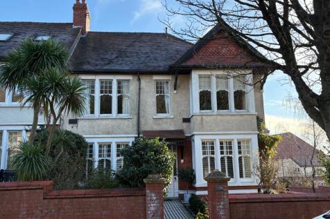 3 bedroom flat for sale