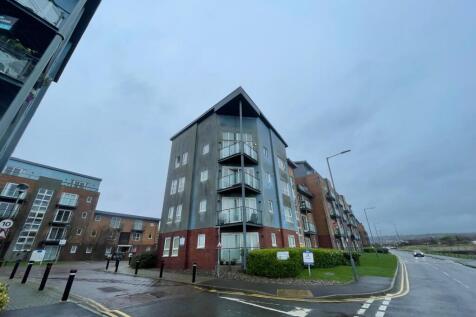 3 bedroom flat for sale