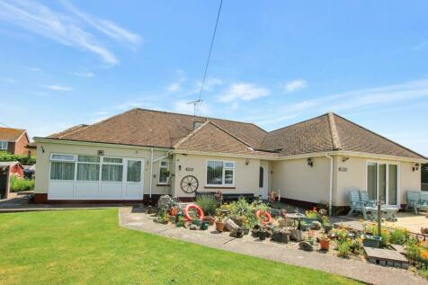 4 bedroom detached bungalow for sale