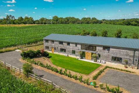 Newlands Road, Ashford TN27 8 bed barn conversion for sale