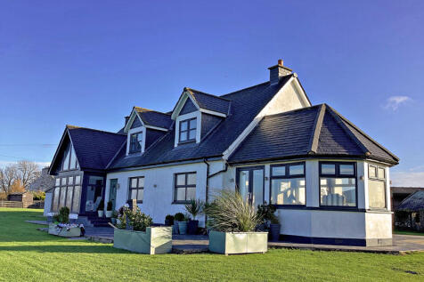 Whithorn, Newton Stewart DG8 4 bed property with land for sale