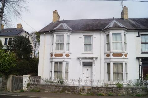 6 bedroom town house for sale