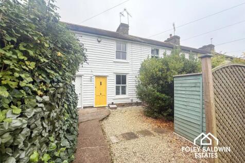 2 bedroom terraced house for sale