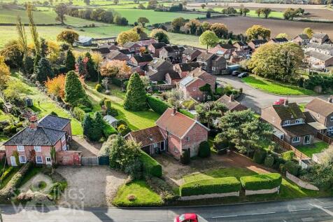 Yarmouth Road, Norwich NR14 3 bed detached house for sale