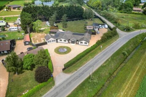 4 bedroom bungalow for sale