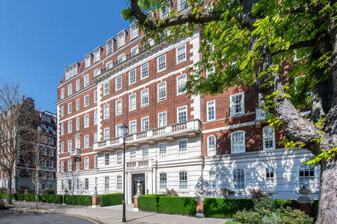 3 bedroom flat for sale